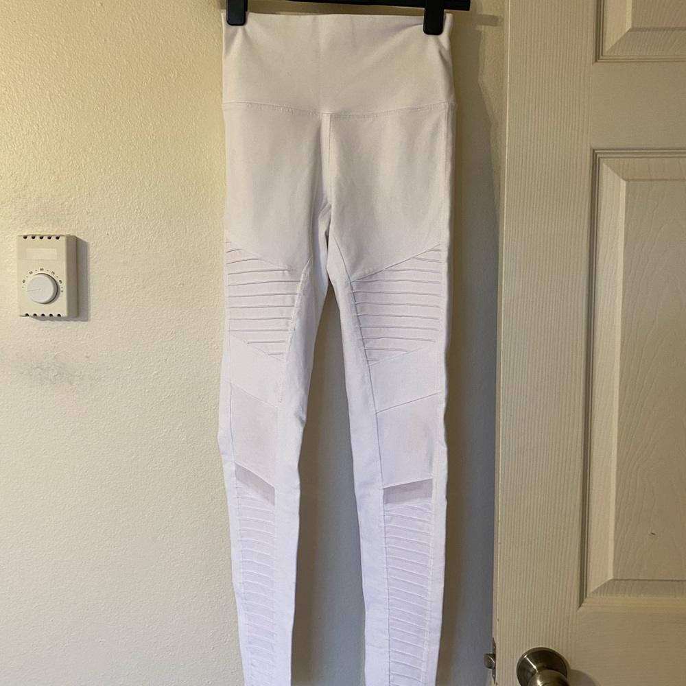 COPY - ALO Yoga Moto leggings